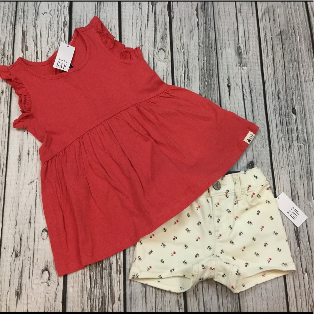 Gap Girls 12-18 M or 2T Floral Shorts Outfit